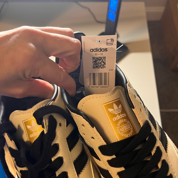 NWT Women's Adidas Tan and Black Casual Samba Style Sneakers Size 6.5 (7) - Picture 5 of 6